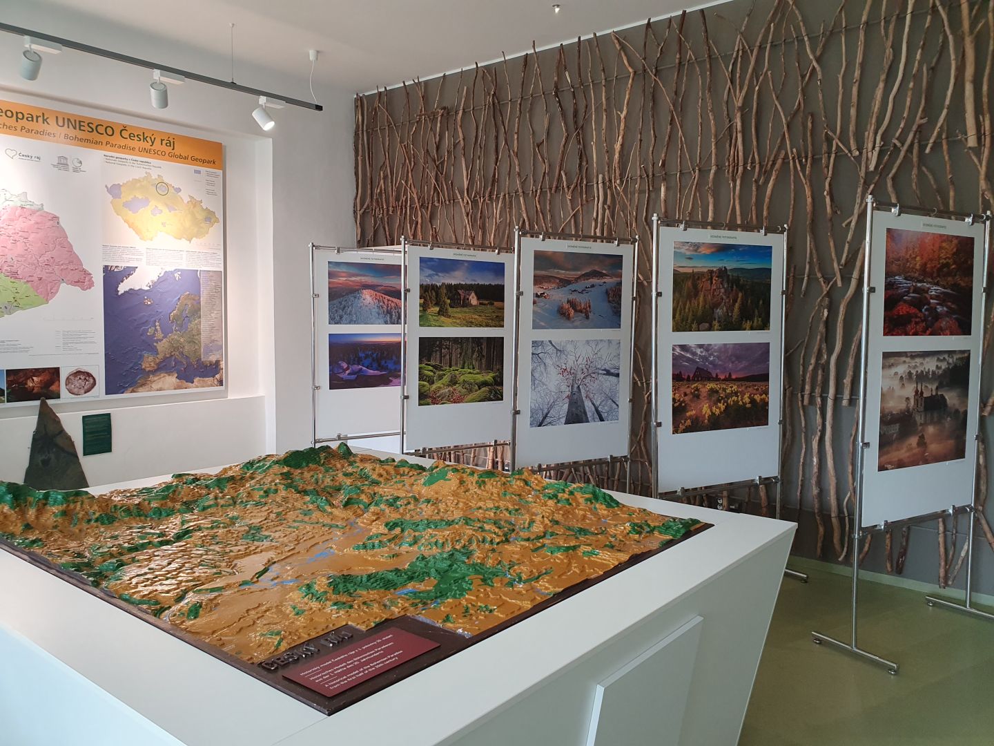 Výstavu Zaostřeno na Jizerky si můžete prohlédnout v Domě přírody Českého ráje v Dolánkách